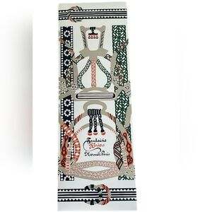 Hermès gift box featuring the "Fantaisie d'Etriers" design. 2023 collection